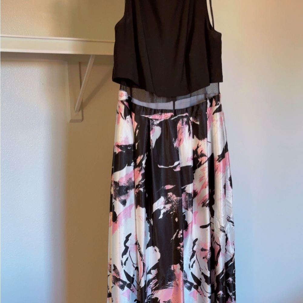 Betsy & Adam Elegant Black and Pink Maxi Dress